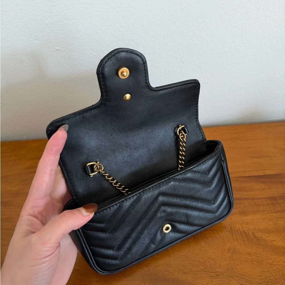 Gucci Black Quilted Leather Shoulder Bag with Gold Double G - Picture 6 of 7